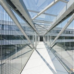 Reasonable selection of glass curtain wall materials